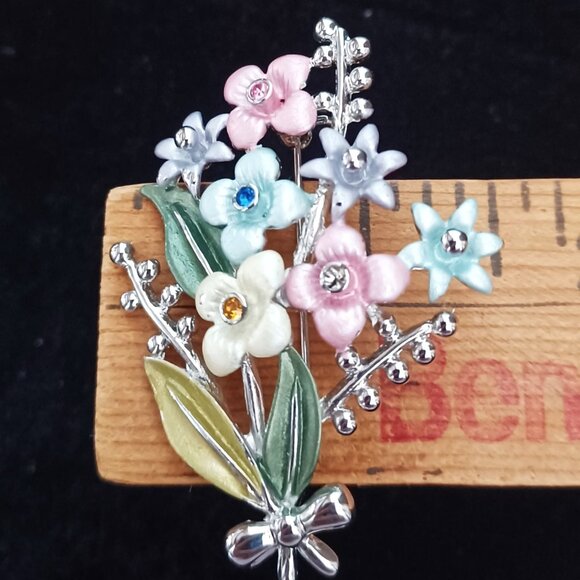 Bouquet of Flowers Brooch - Picture 4 of 4